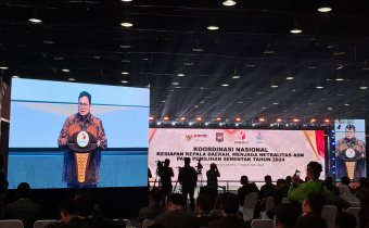 Rahmat Bagja Ketua Bawaslu Republik Indonesia saat memberikan sambutan pengantarnya pada acara Koordinasi Nasional Kesiapan Kepala Daerah, Menjaga Netralitas ASN pada Pemilihan Serentak tahun 2024 di Ecovention Ancol Jakarta, Selasa 17 September 2024