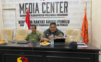 Rakor evaluasi pengawasan kampanye Pemilihan tahun 2024 di Ruang Rapat Kantor Bawaslu Kabupaten Polewali Mandar, 15 Oktober 2024.